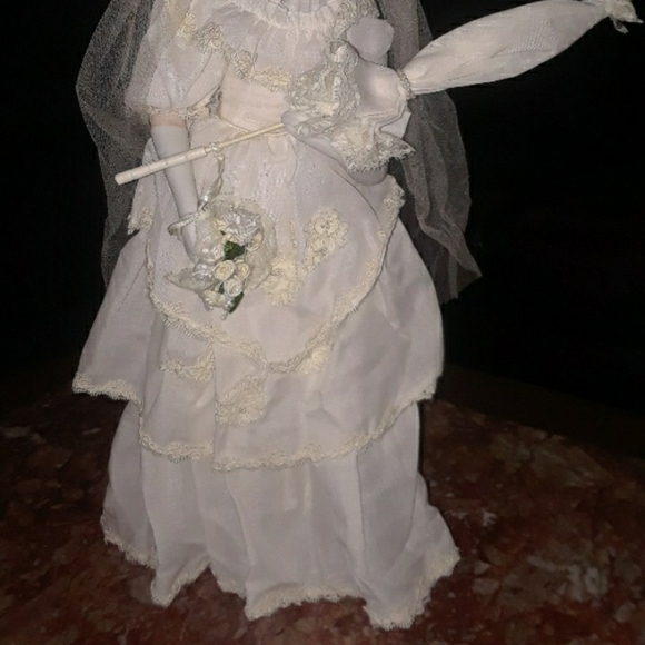Vintage 1st of 3 Classic Brides of the Century Porcelain Doll With Certificate - Picture 2 of 5